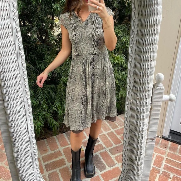 Alfani Dresses & Skirts - Vintage Alfani snake print v-neck dress size large / fits size s-L